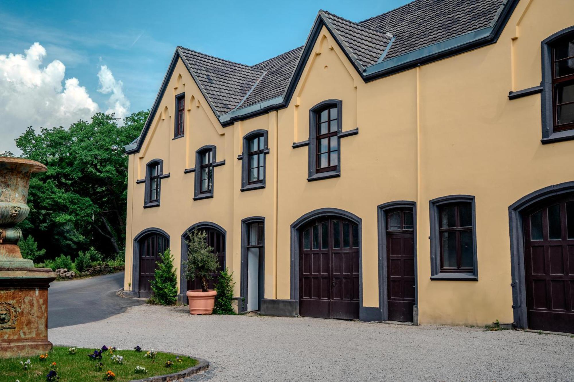 Schloss Arenfels Hotel *